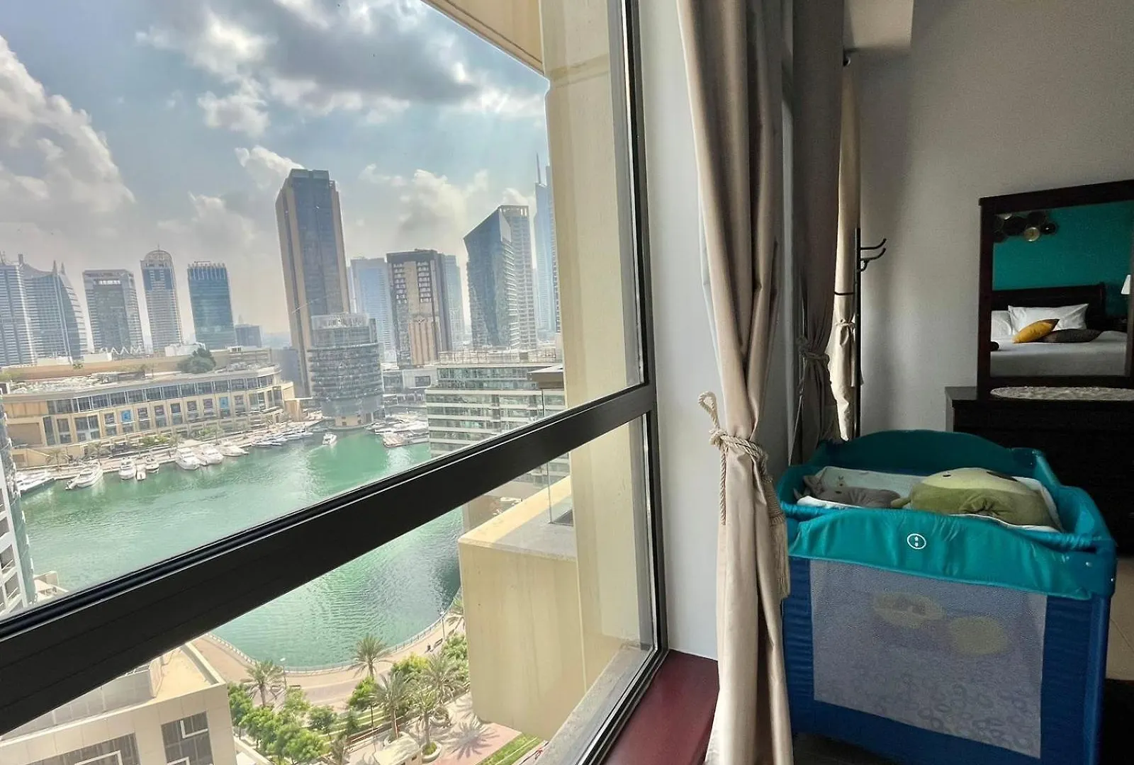 Ferienwohnung Amazing 1Bdr In Jbr- Beach Access And Lake View Dubai